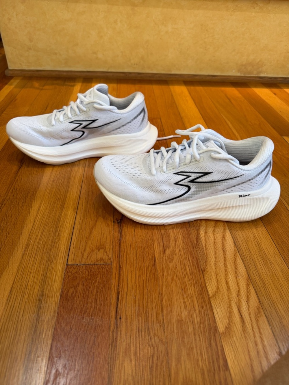 Brand New White Women's 361 Degrees Eleos 2 Athletic Running Shoes - primo white - Picture 9 of 9